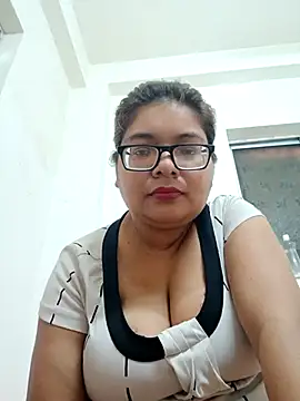 Elie Hallway online show from 04.23.26