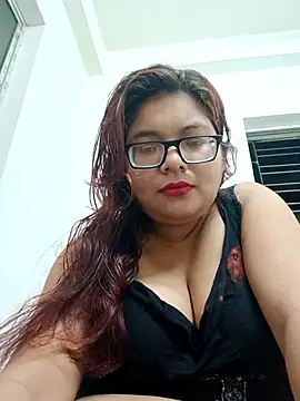 Elie Hallway online show from 04.25.26