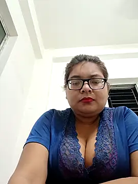 Elie Hallway online show from 04.26.26