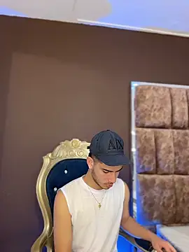 Snapshot of Apolo_Gray chatting on 03.04.26 Apolo Gray online show from 03.04.26