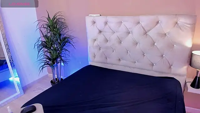 Valenvega  online show from 04.18.26