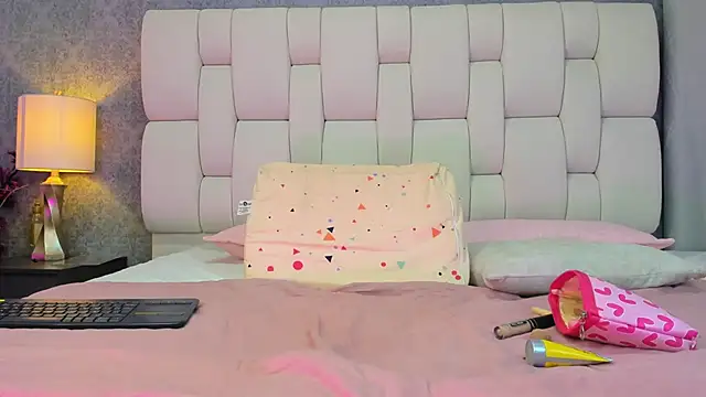 sophiaa10 online show from 02.06.26