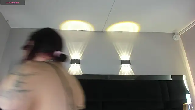 Snapshot of Ravenn21x chatting on 02.11.26 Ravenn21x online show from 02.11.26