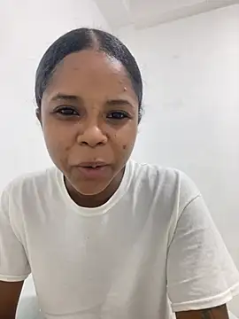 LIA PARKERR online show from 04.29.26