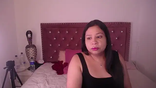 Snapshot of miafuegolatino chatting on 03.04.26 miafuegolatino online show from 03.04.26