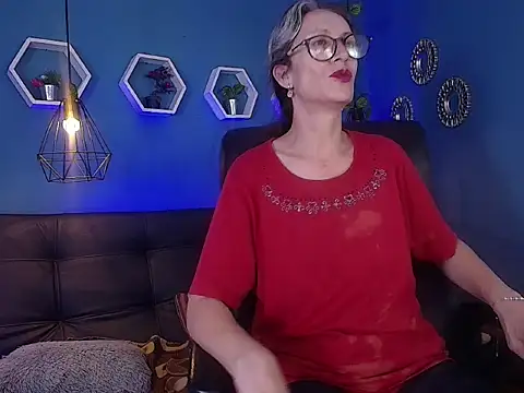 Snapshot of laurasofia45 chatting on 03.03.26 laurasofia45 online show from 03.03.26