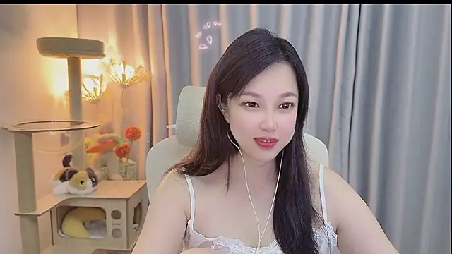 Snapshot of Yumi_yuni chatting on 06.04.26 Yumi yuni online show from 06.04.26