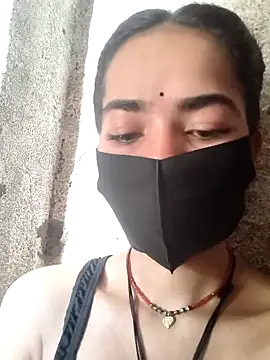 Sonali Bendre online show from 04.10.26