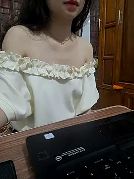 Snapshot of NinaKey chatting on 05.01.26 NinaKey online show from 05.01.26