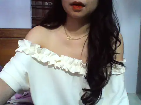 Snapshot of NinaKey chatting on 05.06.26 NinaKey online show from 05.06.26