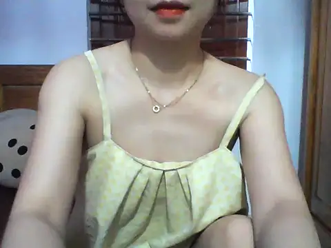 Snapshot of NinaKey chatting on 06.05.26 NinaKey online show from 06.05.26