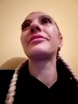 Snapshot of LannaQuinn chatting on 02.18.26 LannaQuinn online show from 02.18.26