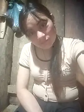 Snapshot of Momo-biki chatting on 03.10.26 Momo-biki online show from 03.10.26