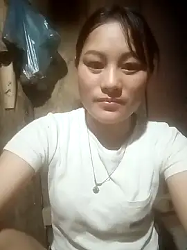 Snapshot of Momo-biki chatting on 03.27.26 Momo-biki online show from 03.27.26