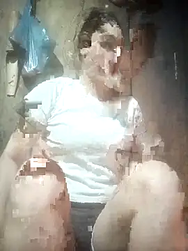 Snapshot of Momo-biki chatting on 03.28.26 Momo-biki online show from 03.28.26