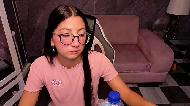 Sophie jones b online show from 03.03.26