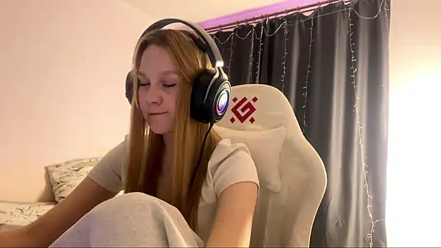 axin burnell online show from 04.12.26