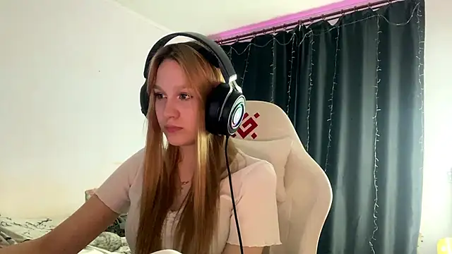 axin burnell online show from 04.18.26