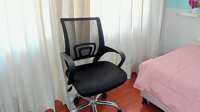 kendall hernandez online show from 03.04.26