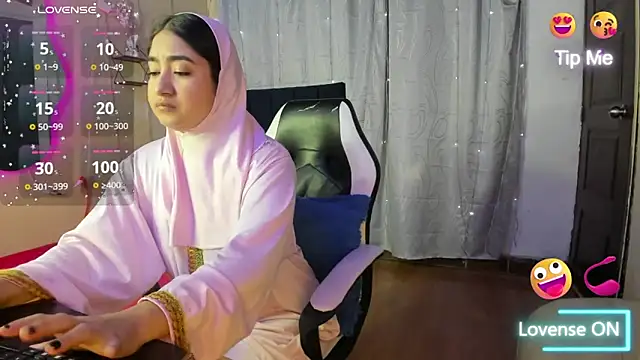 Snapshot of SamiraAwada chatting on 02.22.26 SamiraAwada online show from 02.22.26