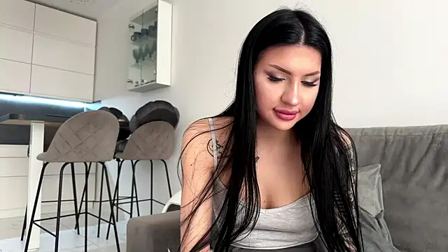 AuraXO online show from 04.20.26