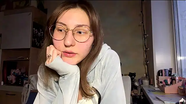 Miaaa Moon online show from 02.04.26