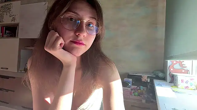 Miaaa Moon online show from 04.09.26