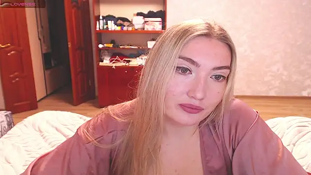 Snapshot of MiraRoy chatting on 02.01.26 MiraRoy online show from 02.01.26