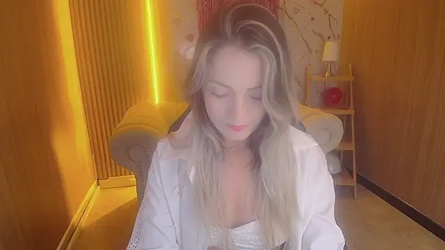 Snapshot of sofia_nova_tf chatting on 02.19.26 sofia nova tf online show from 02.19.26