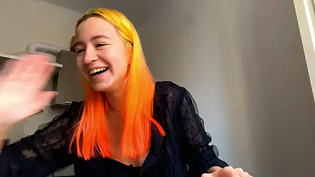 Snapshot of EmilyHein chatting on 02.01.26 EmilyHein online show from 02.01.26