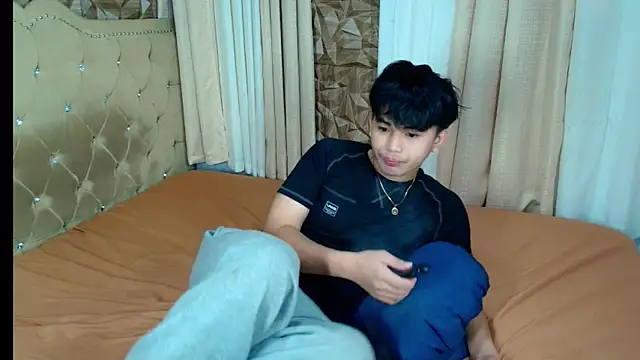 xlovercutietwink online show from 02.11.26