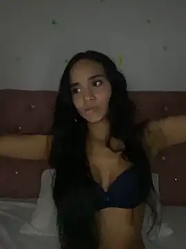 Snapshot of Maria_x_Alejandra chatting on 05.03.26 Maria x Alejandra online show from 05.03.26