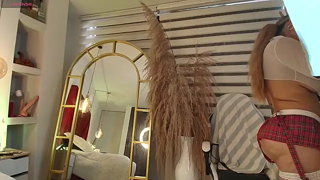 NahomiRoss online show from 04.18.26