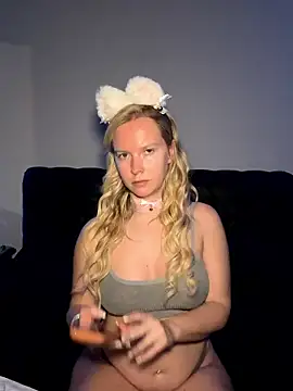 Snapshot of Ellie-rosee chatting on 02.22.26 Ellie-rosee online show from 02.22.26