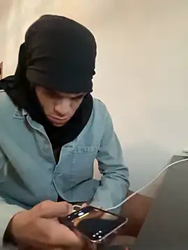 Snapshot of LongPanter04 chatting on 03.15.26 LongPanter04 online show from 03.15.26