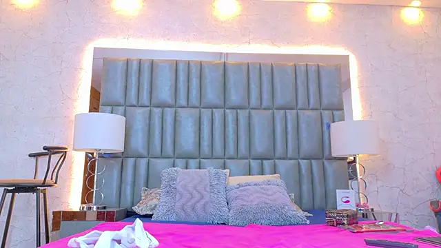 AlanaHouston online show from 04.18.26