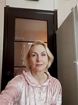 Snapshot of MichelleSolis chatting on 02.09.26 MichelleSolis online show from 02.09.26