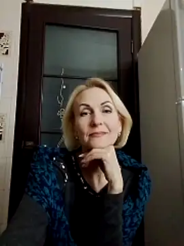 Snapshot of MichelleSolis chatting on 02.22.26 MichelleSolis online show from 02.22.26