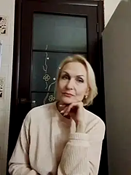 Snapshot of MichelleSolis chatting on 03.02.26 MichelleSolis online show from 03.02.26