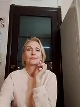 Snapshot of MichelleSolis chatting on 03.04.26 MichelleSolis online show from 03.04.26