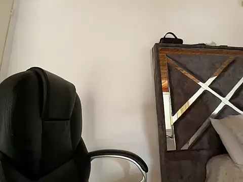 alison parkerr26 online show from 02.04.26