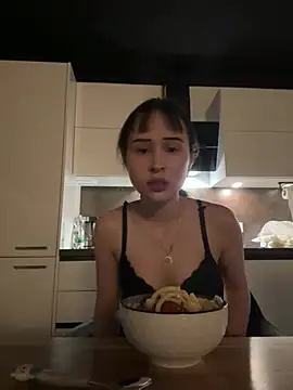 Just-Lilly online show from 02.02.26