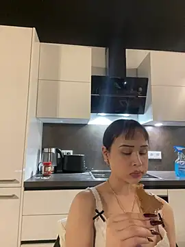 Just-Lilly online show from 04.11.26