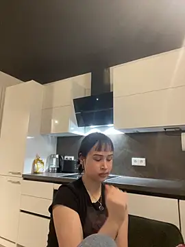 Just-Lilly online show from 04.17.26