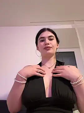 Evie-Moore online show from 02.26.26