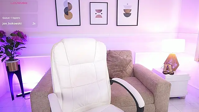 IvyGrabes online show from 04.18.26