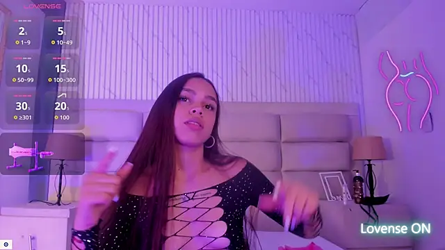 Snapshot of CarolineFyre chatting on 02.15.26 CarolineFyre online show from 02.15.26