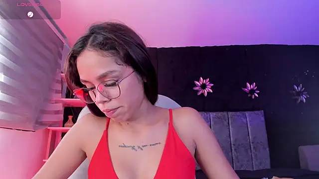 CarolineFyre online show from 04.18.26