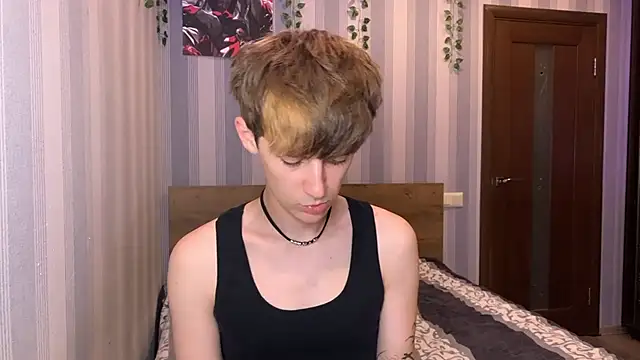Snapshot of Sweet_Dude chatting on 07.07.26 Sweet Dude online show from 07.07.26