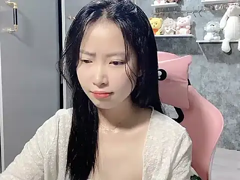 Linne6789 online show from 04.19.26